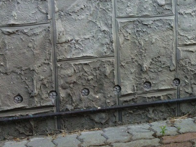 muro umido che inizia ad asciugare con le cartucce Turm