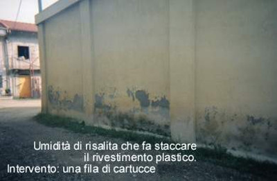 muro con distacco rivestimento a causa dell'umido